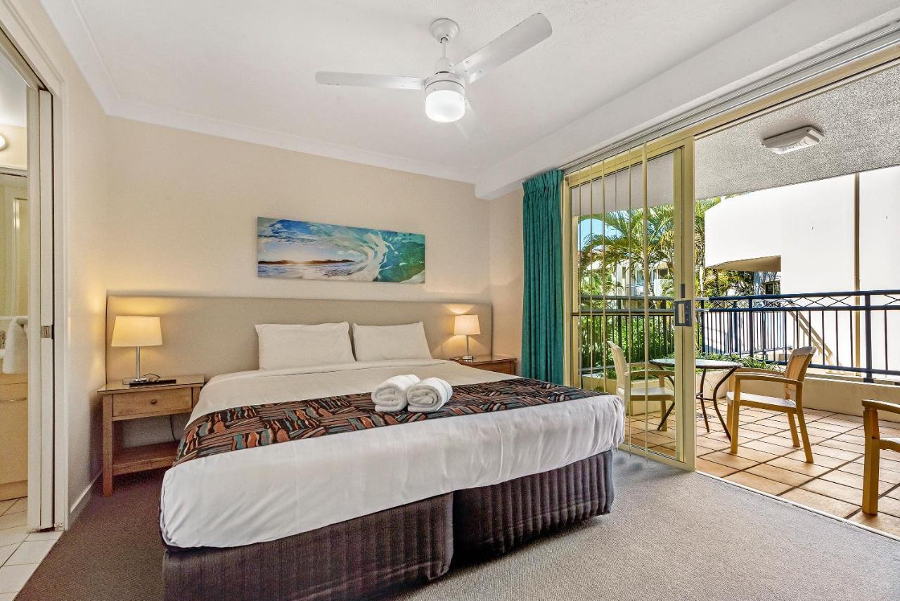 Golden Riviera Absolute Beachfront Resort Gold Coast Exteriér fotografie