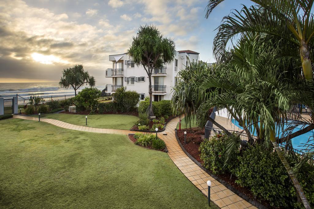 Golden Riviera Absolute Beachfront Resort Gold Coast Exteriér fotografie