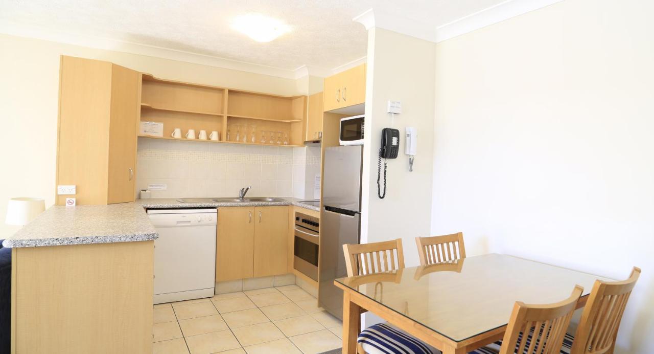 Golden Riviera Absolute Beachfront Resort Gold Coast Exteriér fotografie